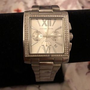Woman’s Michael Kors Watch💎